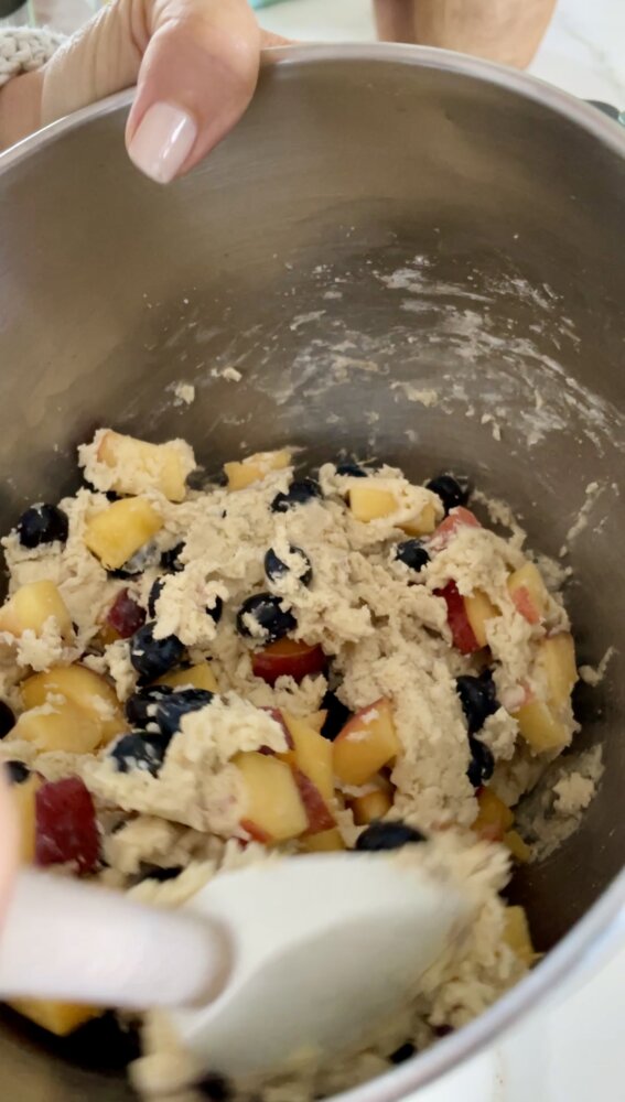 peach blueberry buckle batter